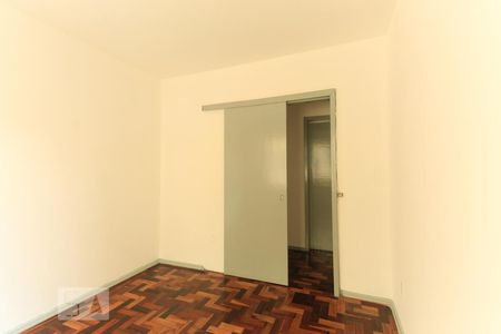 Quarto 1 de apartamento para alugar com 2 quartos, 68m² em Partenon, Porto Alegre