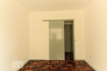 Quarto 1 de apartamento para alugar com 2 quartos, 68m² em Partenon, Porto Alegre