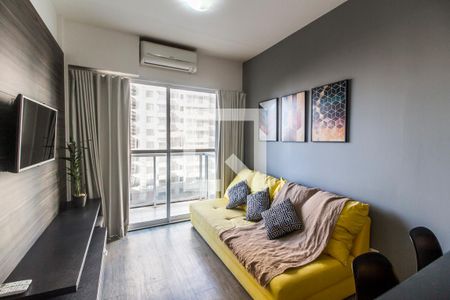 Sala de TV de apartamento para alugar com 1 quarto, 49m² em Alphaville Industrial, Barueri