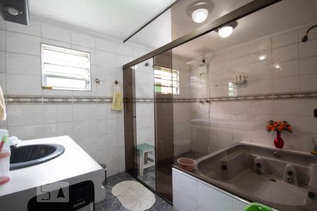 Banheiro da Suíte de casa para alugar com 2 quartos, 250m² em Jardim das Flores, Osasco