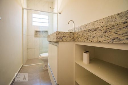 Banheiro de casa para alugar com 1 quarto, 47m² em Jardim Santana, Campinas