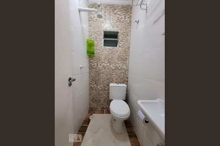 Banheiro de apartamento para alugar com 1 quarto, 30m² em Cidade Ocian, Praia Grande