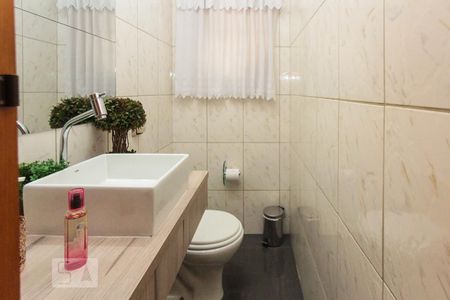 Lavabo de casa para alugar com 3 quartos, 150m² em Vila Ema, São Paulo