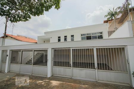 Casa à venda com 260m², 3 quartos e 4 vagas Casa à venda com 260m², 3 quartos e 4 vagasFachada Casa