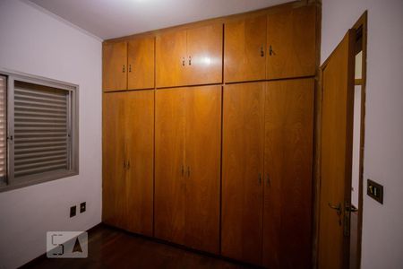 Casa à venda com 260m², 3 quartos e 4 vagas Casa à venda com 260m², 3 quartos e 4 vagasQuarto 2