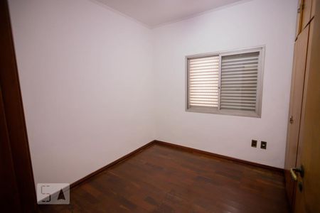 Casa à venda com 260m², 3 quartos e 4 vagas Casa à venda com 260m², 3 quartos e 4 vagasQuarto 2