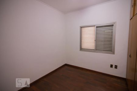 Casa à venda com 260m², 3 quartos e 4 vagas Casa à venda com 260m², 3 quartos e 4 vagasQuarto 2