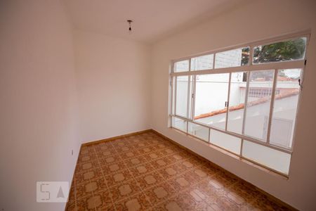 Casa à venda com 260m², 3 quartos e 4 vagas Casa à venda com 260m², 3 quartos e 4 vagasEdicula