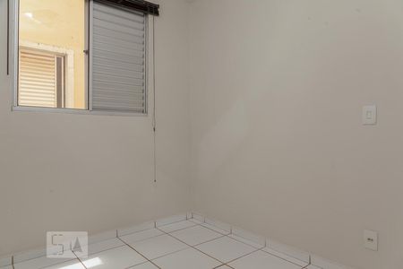 Quarto 1 de apartamento para alugar com 2 quartos, 65m² em Santa Mônica, Uberlândia