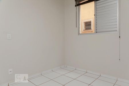 Quarto 2 de apartamento para alugar com 2 quartos, 65m² em Santa Mônica, Uberlândia