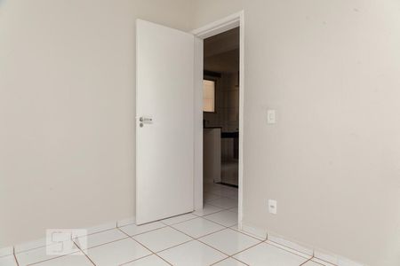 Quarto 2 de apartamento para alugar com 2 quartos, 65m² em Santa Mônica, Uberlândia