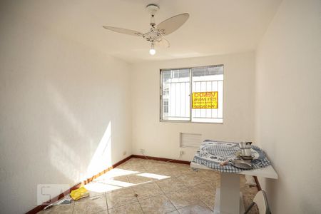 Sala de apartamento à venda com 2 quartos, 60m² em Todos Os Santos, Rio de Janeiro