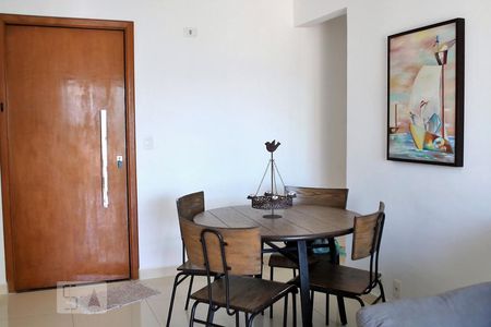 Detalhe Sala de apartamento para alugar com 2 quartos, 94m² em Tupy, Praia Grande