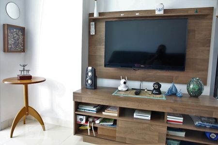 Detalhe Sala/TV de apartamento para alugar com 2 quartos, 94m² em Tupy, Praia Grande