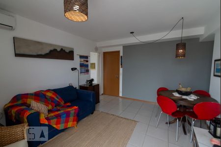 Sala de apartamento à venda com 2 quartos, 70m² em São Cristóvão, Rio de Janeiro