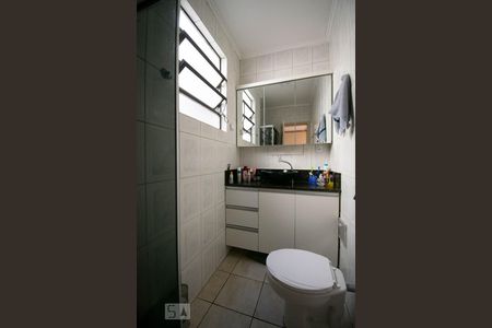 Banheiro de apartamento à venda com 3 quartos, 120m² em Santana, Porto Alegre