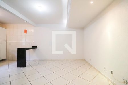 Sala de casa para alugar com 4 quartos, 156m² em Residencial Petrópolis, Goiânia