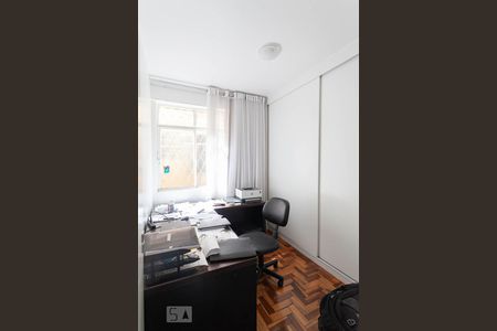 Quarto 1 de apartamento para alugar com 3 quartos, 78m² em Santo Antônio, Belo Horizonte