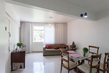 Sala de apartamento para alugar com 3 quartos, 78m² em Santo Antônio, Belo Horizonte