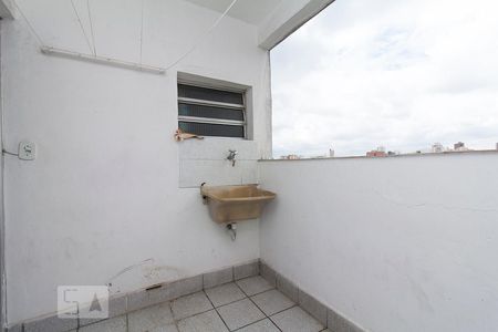 Casa para alugar com 300m², 9 quartos e 2 vagas Casa para alugar com 300m², 9 quartos e 2 vagasPiso Térreo - Área de Serviço