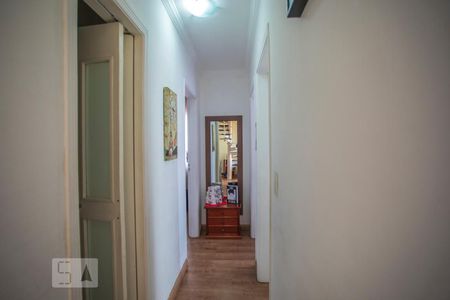 Corredor - Quartos de apartamento à venda com 3 quartos, 134m² em Vila Fachini, São Paulo