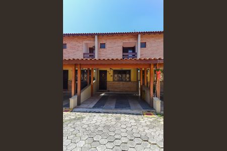 Casa de condomínio à venda com 102m², 2 quartos e 2 vagas Casa de condomínio à venda com 102m², 2 quartos e 2 vagasFachada do Sobrado