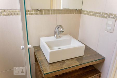 Banheiro de apartamento para alugar com 2 quartos, 49m² em Vila Arriete, São Paulo