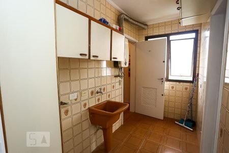Apartamento para alugar com 230m², 4 quartos e 4 vagas Apartamento para alugar com 230m², 4 quartos e 4 vagasÁrea de Serviço
