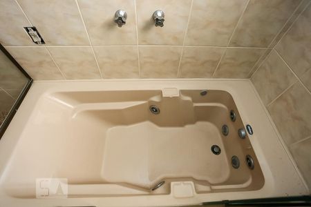 Apartamento para alugar com 230m², 4 quartos e 4 vagas Apartamento para alugar com 230m², 4 quartos e 4 vagasBanheiro da Suíte 1