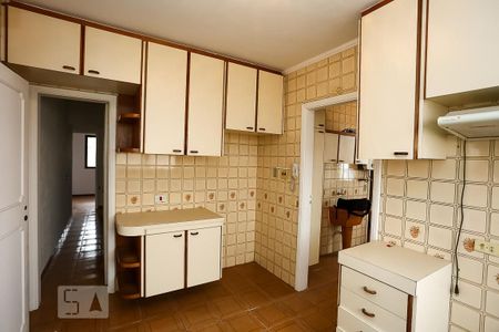 Apartamento para alugar com 230m², 4 quartos e 4 vagas Apartamento para alugar com 230m², 4 quartos e 4 vagasCozinha