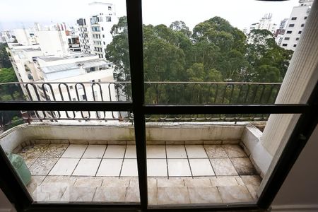 Apartamento para alugar com 230m², 4 quartos e 4 vagas Apartamento para alugar com 230m², 4 quartos e 4 vagasvaranda
