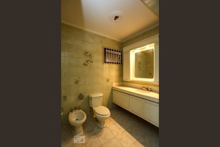 Apartamento para alugar com 230m², 4 quartos e 4 vagas Apartamento para alugar com 230m², 4 quartos e 4 vagasBanheiro da Suíte 3