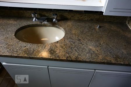 Apartamento para alugar com 230m², 4 quartos e 4 vagas Apartamento para alugar com 230m², 4 quartos e 4 vagasBanheiro da Suíte 2