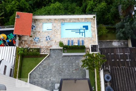 Apartamento para alugar com 230m², 4 quartos e 4 vagas Apartamento para alugar com 230m², 4 quartos e 4 vagasÁrea comum - Piscina