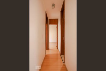 Corredor de apartamento para alugar com 2 quartos, 60m² em Petrópolis, Porto Alegre