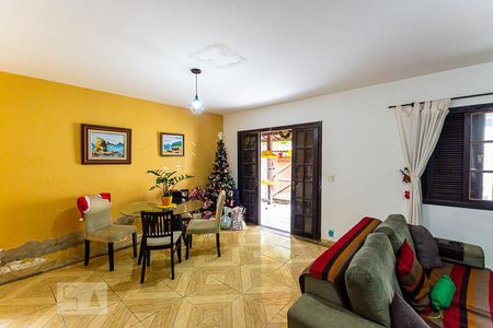 Sala de casa à venda com 3 quartos, 300m² em Santa Rosa, Niterói