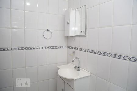 Banheiro Social de apartamento para alugar com 2 quartos, 75m² em Canto do Forte, Praia Grande