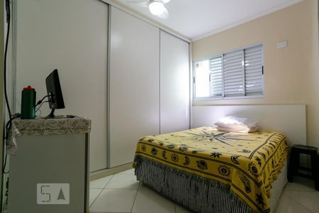 Suíte de casa à venda com 3 quartos, 115m² em Vila Picinin, São Paulo