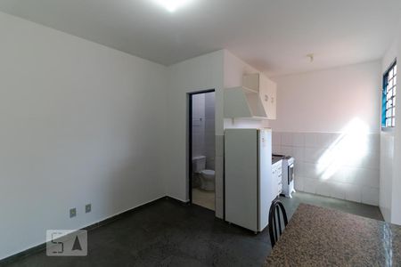 Sala de kitnet/studio para alugar com 1 quarto, 30m² em Cidade Universitária, Campinas