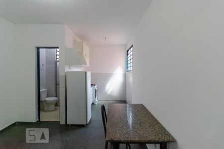 Sala de kitnet/studio para alugar com 1 quarto, 30m² em Cidade Universitária, Campinas