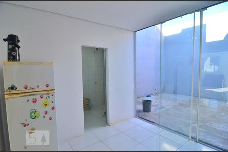 Área de serviço de casa para alugar com 3 quartos, 109m² em São José, Canoas