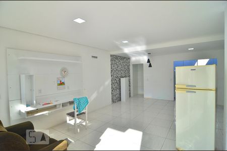 Sala e cozinha de casa para alugar com 3 quartos, 109m² em São José, Canoas