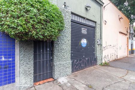 Casa para alugar com 294m², 4 quartos e sem vaga Casa para alugar com 294m², 4 quartos e sem vagaFachada