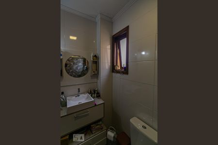 Banheiro de apartamento à venda com 3 quartos, 210m² em Teresópolis, Porto Alegre