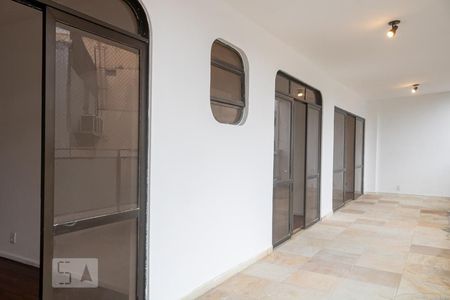 Varanda de apartamento para alugar com 4 quartos, 220m² em Barra da Tijuca, Rio de Janeiro