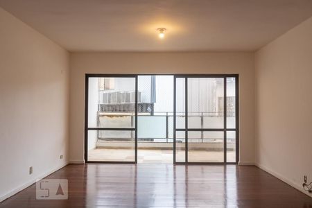 Sala de apartamento para alugar com 4 quartos, 220m² em Barra da Tijuca, Rio de Janeiro