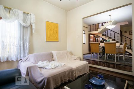 Sala de casa para alugar com 4 quartos, 235m² em Vila Fiat Lux, São Paulo