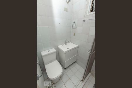 Banheiro de apartamento à venda com 1 quarto, 53m² em Auxiliadora, Porto Alegre