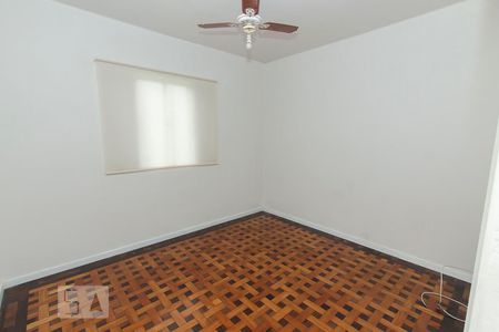 Quarto de apartamento para alugar com 1 quarto, 53m² em Auxiliadora, Porto Alegre