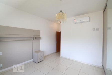 Suíte de casa de condomínio para alugar com 3 quartos, 110m² em Setor Estrela Dalva, Goiânia